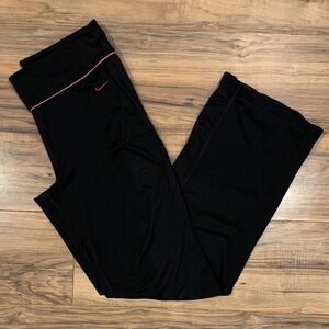 Women’s Nike Black Pink Mid Rise Wide Leg Flare Athletic Yoga Pants Leggings M